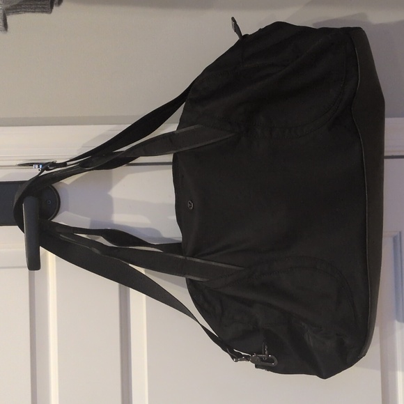 Lululemon Out Of Range Duffel *33L Black Unisex Carry-on / Weekend Bag - Picture 7 of 9